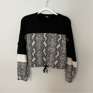 Windsor snake crop long sleeve with tie